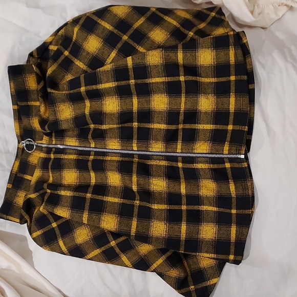 Midnight Hour Black and Yellow Plaid Skater Skirt with Full Zipper Front Size XS - Picture 6 of 9